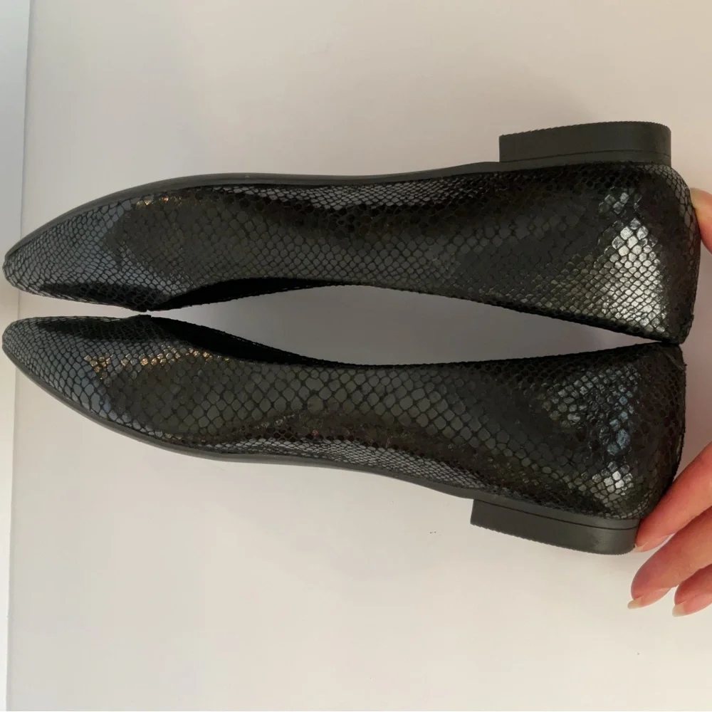 Vionic Shoes Cabello Black Snake Print Pointed Toe Flats Shoes Women's Size 7 - Picture 7 of 12